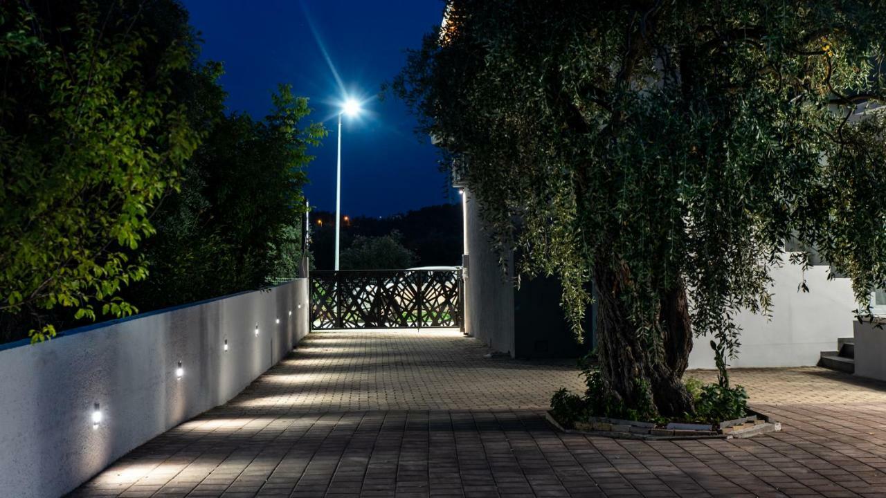 Oinoelia Luxury Suites & Residence Потос Экстерьер фото